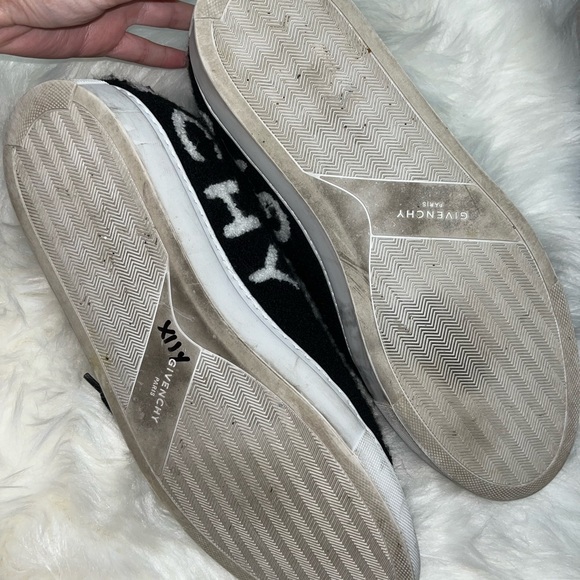 MEN’s GIVENCHY SNEAKERS - Picture 8 of 9